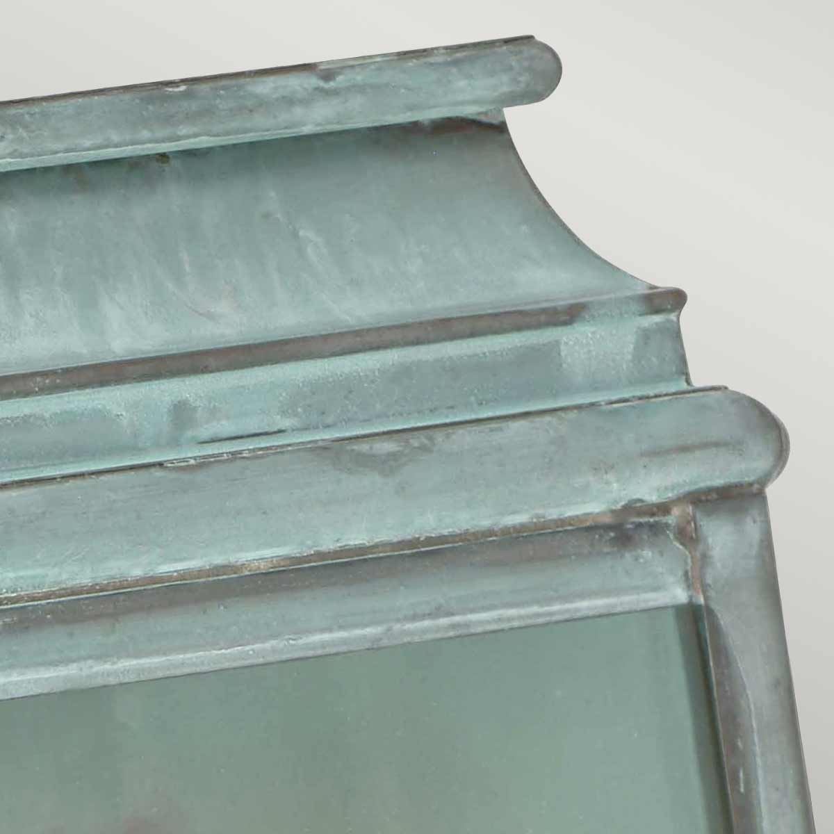 St Martins 30cm Geoxideerd koper Van Elstead Lighting - Gemaakt van massief messing en helder glas, het is een stevige en duurzame constructie die in de loop van de tijd een prachtige patina krijgt.