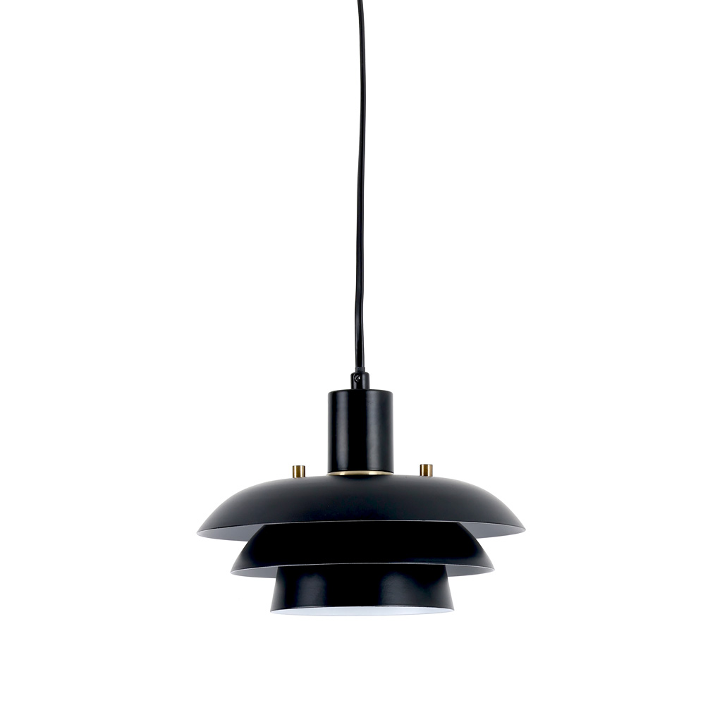 Stealth Ø20 Zwart raamlamp Van Nordic Lighting - De lamp is gemaakt van zwart metaal en heeft een zacht, gelaagd ontwerp dat zorgt voor een aangenaam, naar beneden gericht licht &ndash; perfect voor ramen of kleinere ruimtes.