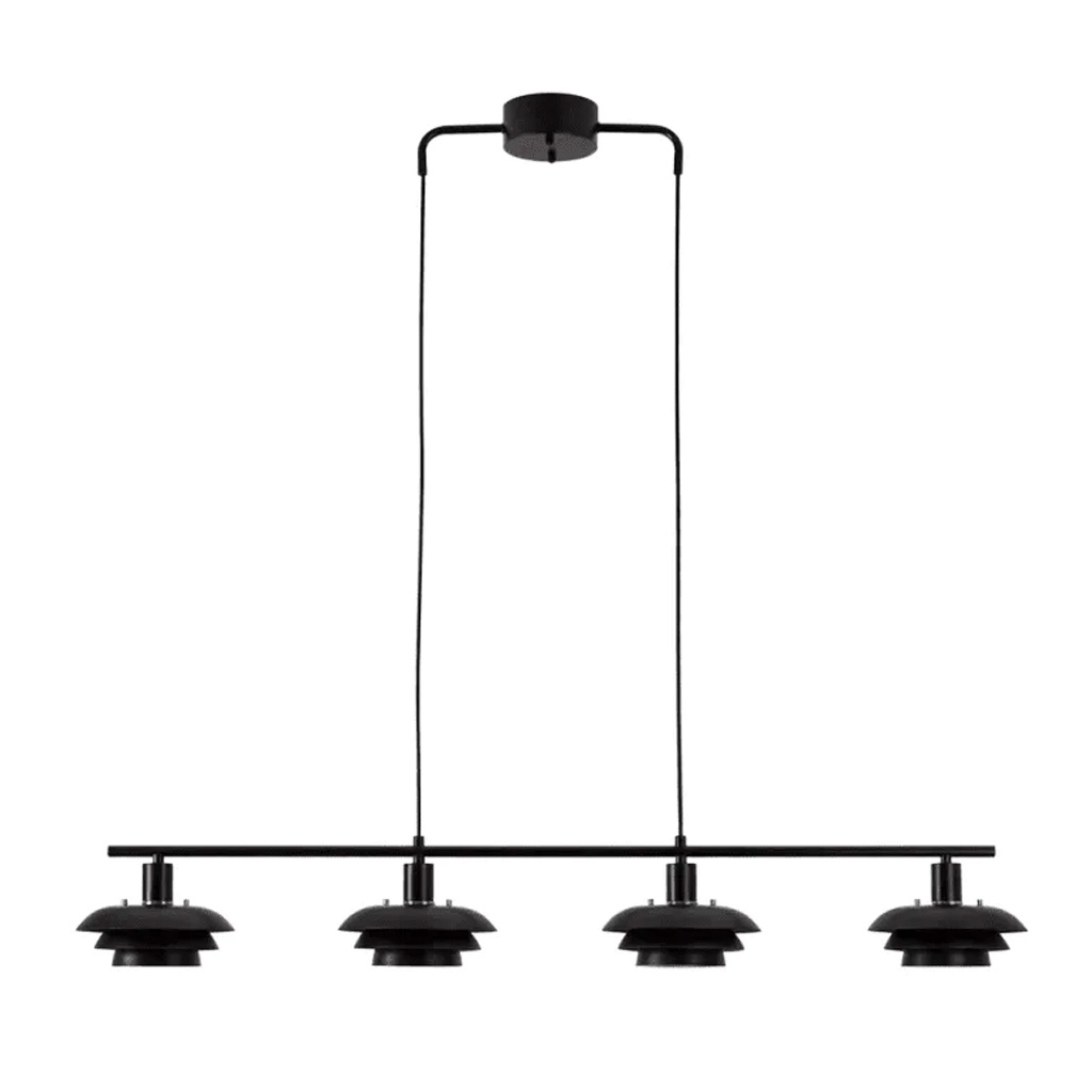 Stealth 120cm Zwart hanglamp Van Nordic Lighting - Stealth is een stijlvolle plafondlamp van zwart metaal met vier naar beneden gerichte kappen die een aangenaam, gericht licht geven boven bijvoorbeeld een eettafel of keuken.