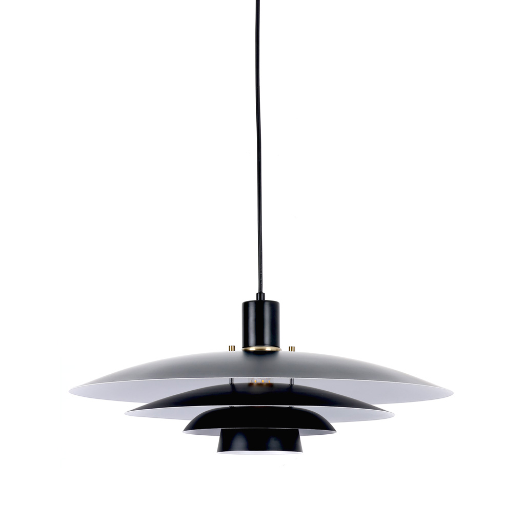 Stealth Ø50 Zwart hanglamp Van Nordic Lighting - De lamp wordt geleverd met twee sets details - knoppen en ringen in zowel messing als zwart - zodat u de uitstraling kunt kiezen en het ontwerp kunt aanpassen aan uw interieur.
