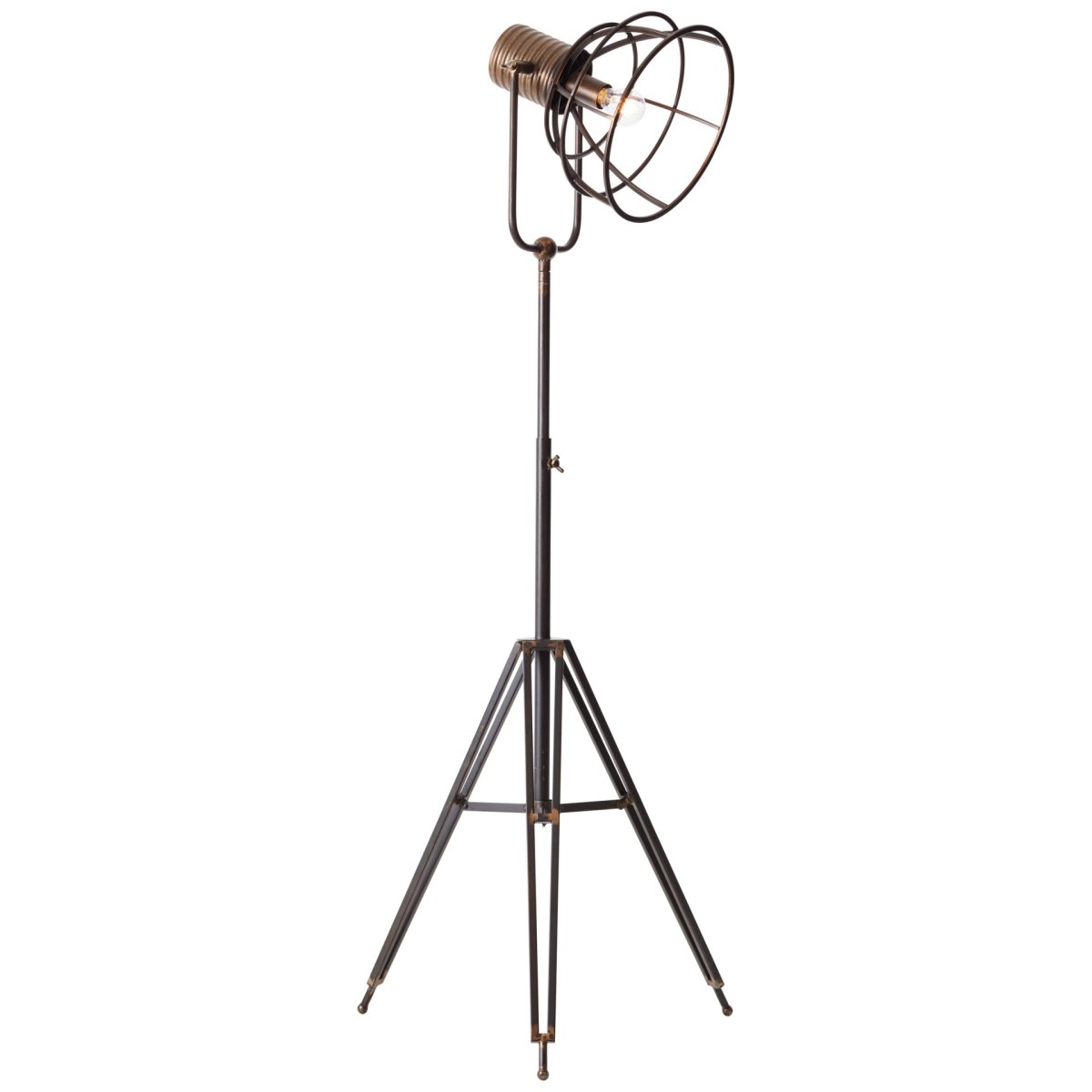 Reece vloerlamp Van Brilliant - De zachte vormen en het stijlvolle ontwerp zorgen ervoor dat de lamp net zo goed boven de eettafel past als in de woonkamer, slaapkamer of hal.