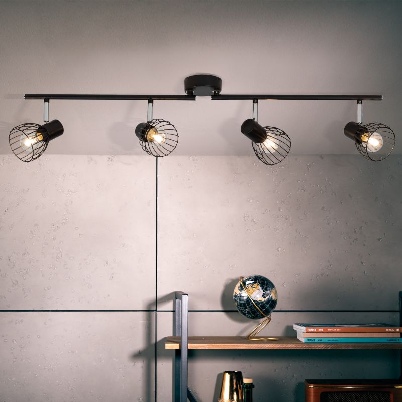 Blacky 4 Zwart spot Van Brilliant - Het ontwerp combineert nostalgische details met moderne elementen, wat de lamp een uniek karakter geeft - een trendy mix van retro en eigentijds design.