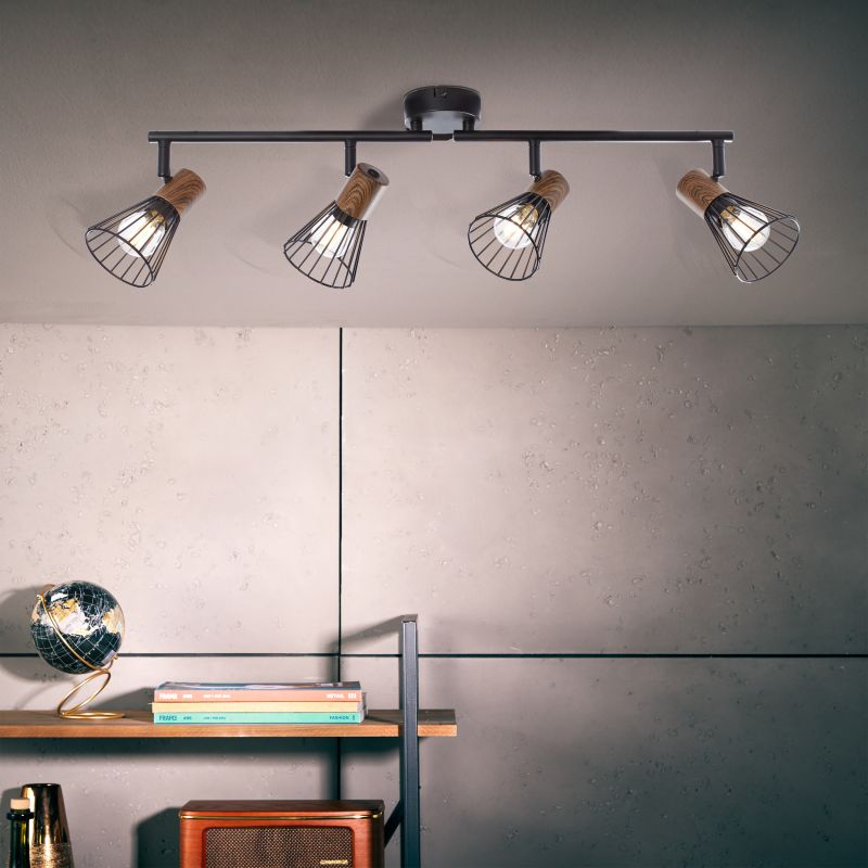 Manama 4 Zwart spot Van Brilliant - De spot is net zo geschikt voor woonkamers en keukens als voor gangen of slaapkamers.