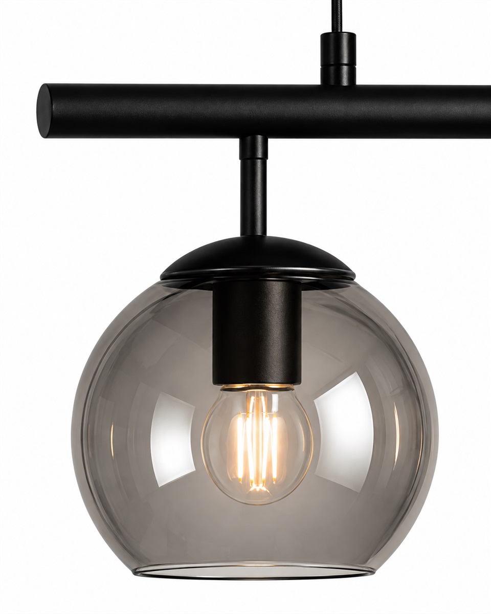 Globi 4 78cm Zwart/Rookkleurig hanglamp Van Nordic Lighting - Globi is een decoratieve blikvanger die zowel in moderne als in meer klassieke interieurs goed tot zijn recht komt.