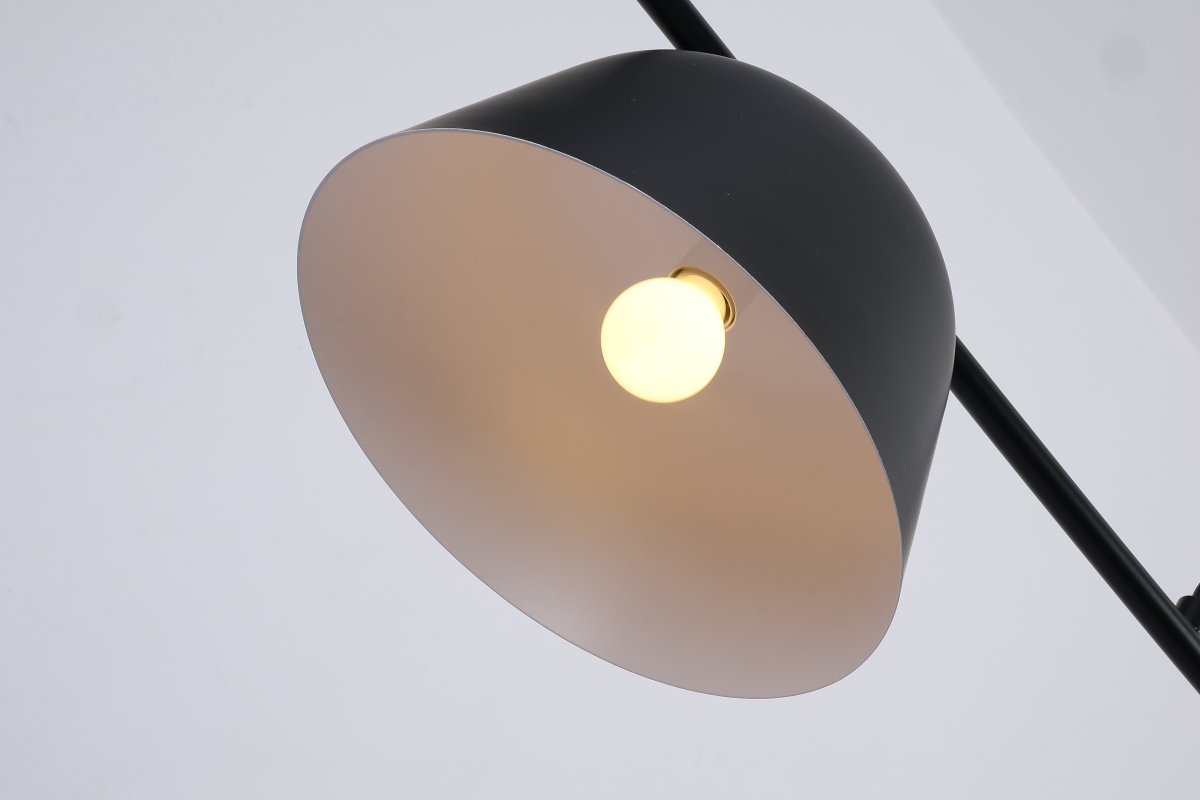 Pop 125cm Zwart hanglamp Van Nordic Lighting - Pop is een stijlvolle plafondlamp van metaal met een zwarte afwerking die een rustige en moderne indruk geeft.