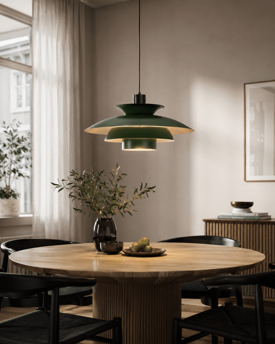 Stealth 2 Ø50 Groente hanglamp Van Nordic Lighting - De gelaagde kappen zorgen voor een aangenaam en gericht licht en dragen bij aan de decoratieve vorm van de lamp.