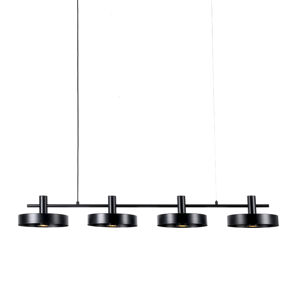 Birillo 130cm Zwart hanglamp Van Nordic Lighting - De vier kappen zorgen voor een gerichte lichtval naar beneden, waardoor een functionele en aangename verlichting ontstaat.