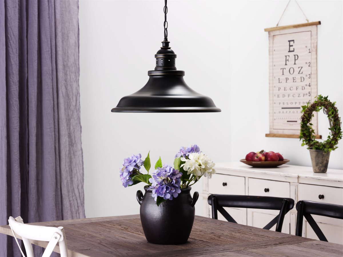 New Haven Ø45 Antiek zwart hanglamp Van Cottex - De New Haven hanglamp in metaal met een zwarte antieke afwerking is een stijlvolle lamp met een vintage-ge&iuml;nspireerd design.