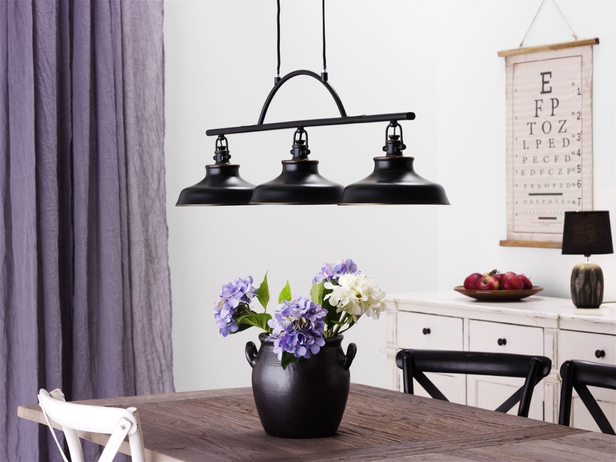 New Haven 96cm Antiek zwart hanglamp Van Cottex - De New Haven plafondlamp in metaal met een zwarte antieke afwerking is een stijlvolle en industri&euml;le lamp die een trendy uitstraling aan de kamer geeft.