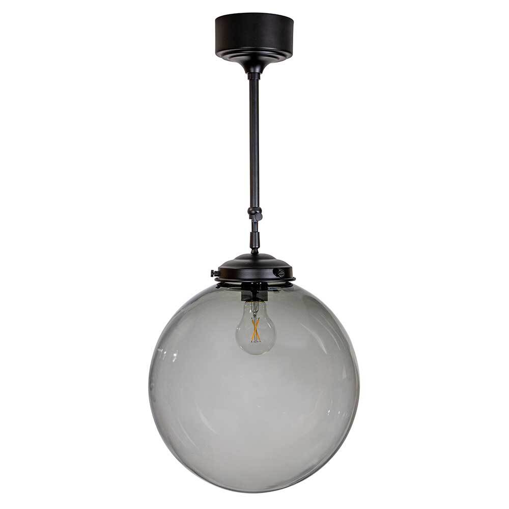 Mora Ø30 Zwart plafondlamp Van Armaturhantverk - De ophanghoogte is verstelbaar van 35 tot 54 cm.