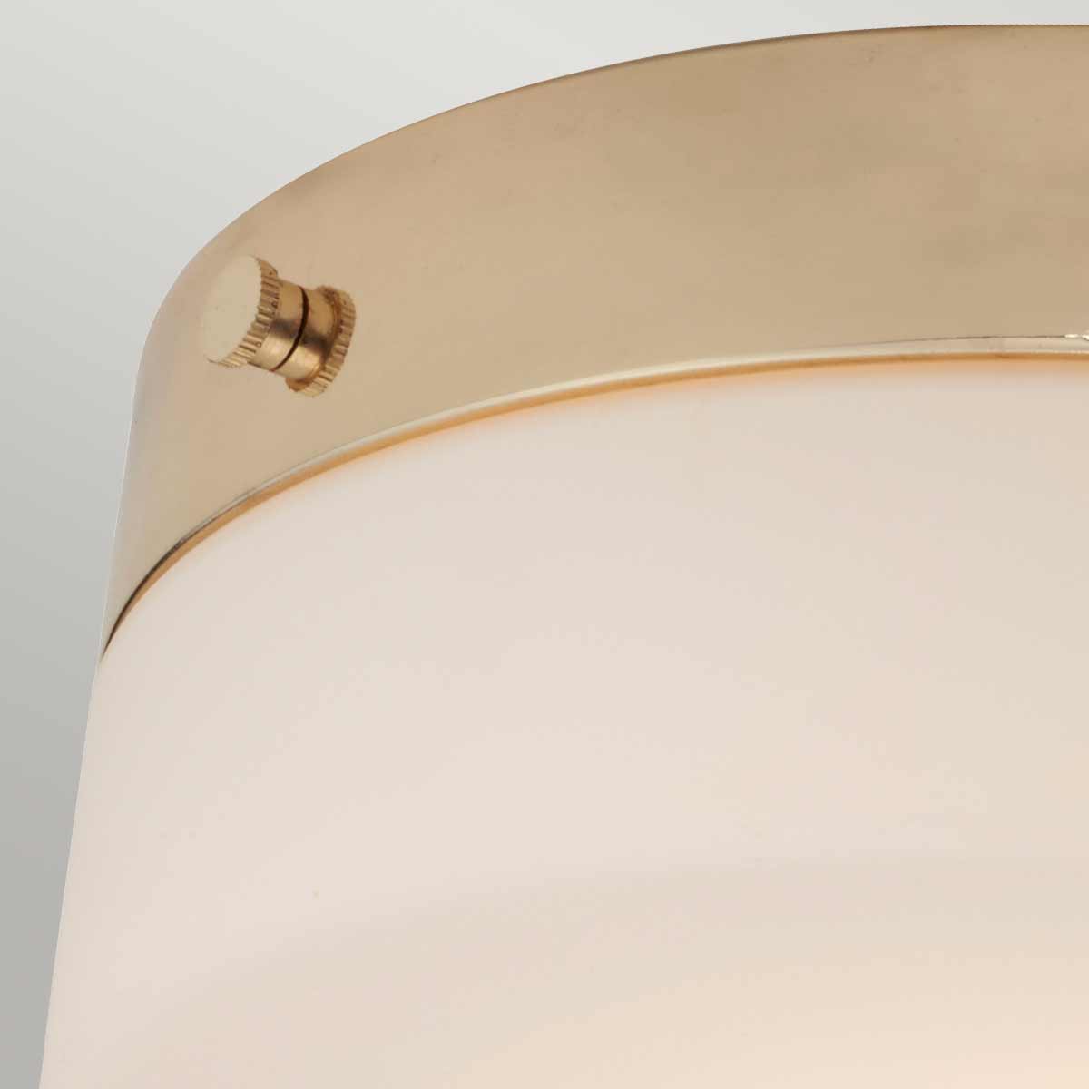 Tamar Ø30 Gepolijst goud badkamerlamp Van Elstead Lighting - De plafondlamp Tamar in gepolijst goud is een stijlvolle en functionele verlichtingsoplossing, perfect voor badkamers dankzij de IP44-classificatie, maar ook geschikt voor gangen en kamers met lage plafonds.