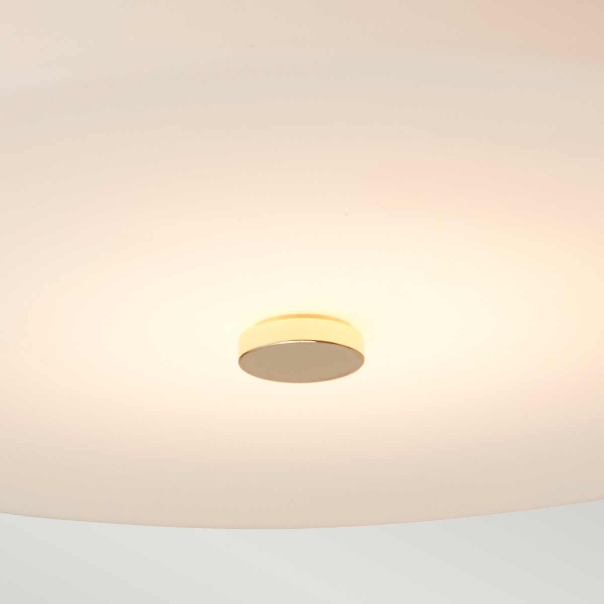 Tamar Ø30 Gepolijst goud badkamerlamp Van Elstead Lighting - De plafondlamp Tamar in gepolijst goud is een stijlvolle en functionele verlichtingsoplossing, perfect voor badkamers dankzij de IP44-classificatie, maar ook geschikt voor gangen en kamers met lage plafonds.