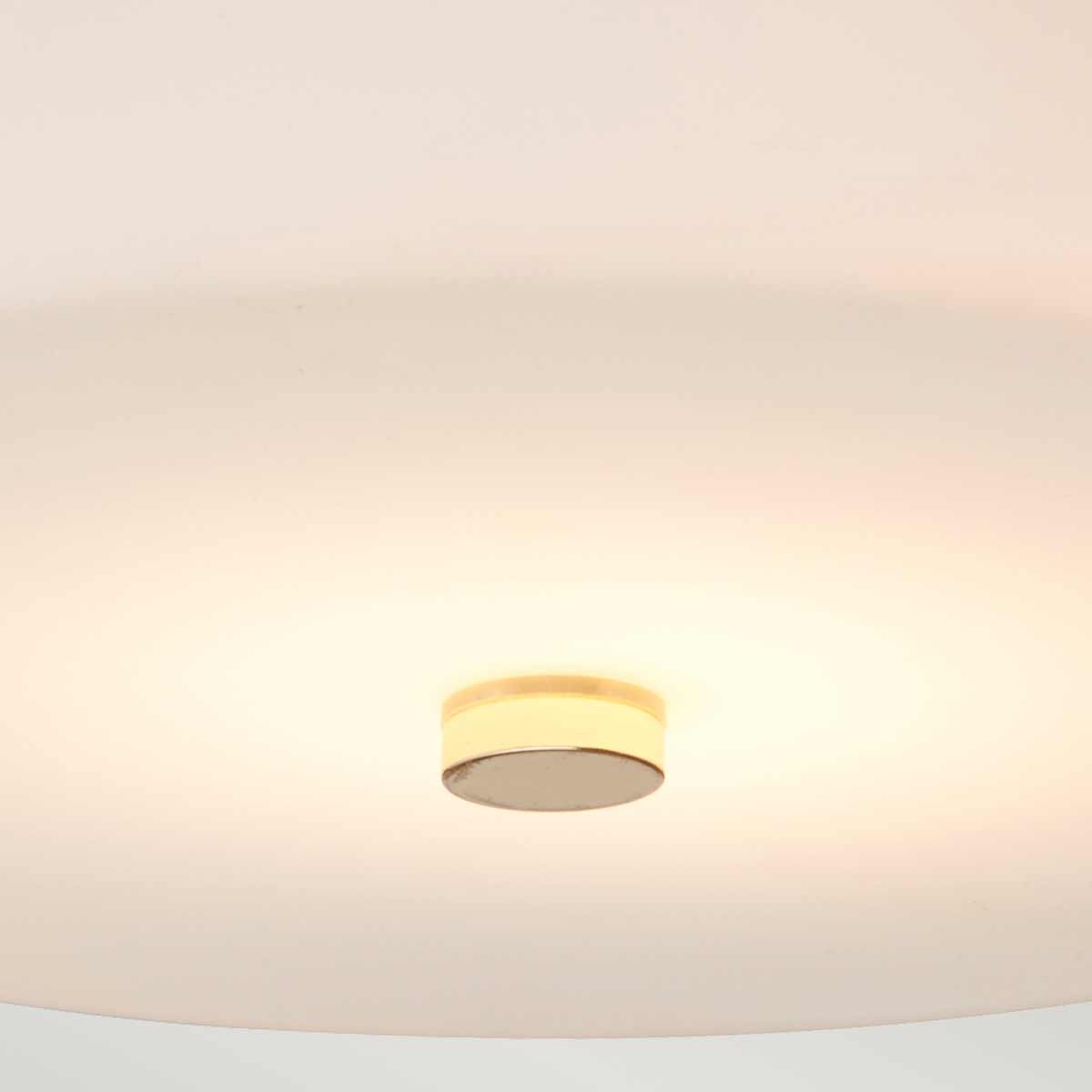 Tamar Ø24 Gepolijst goud badkamerlamp Van Elstead Lighting - De plafondlamp Tamar in gepolijst goud is een stijlvolle en functionele verlichtingsoplossing, perfect voor badkamers dankzij de IP44-classificatie, maar ook geschikt voor gangen en kamers met lage plafonds.