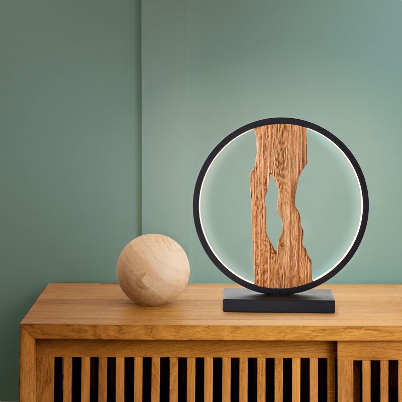 Chaumont 28cm Hout tafellamp Van Brilliant - De geïntegreerde led-lichtbron zorgt voor een hoge lichtsterkte met een laag energieverbruik.
