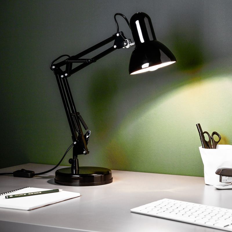 Henry 50cm Zwart bureaulamp Van Brilliant - Henry is een flexibele tafellamp die zowel in de woonkamer en slaapkamer als op het bureau past.