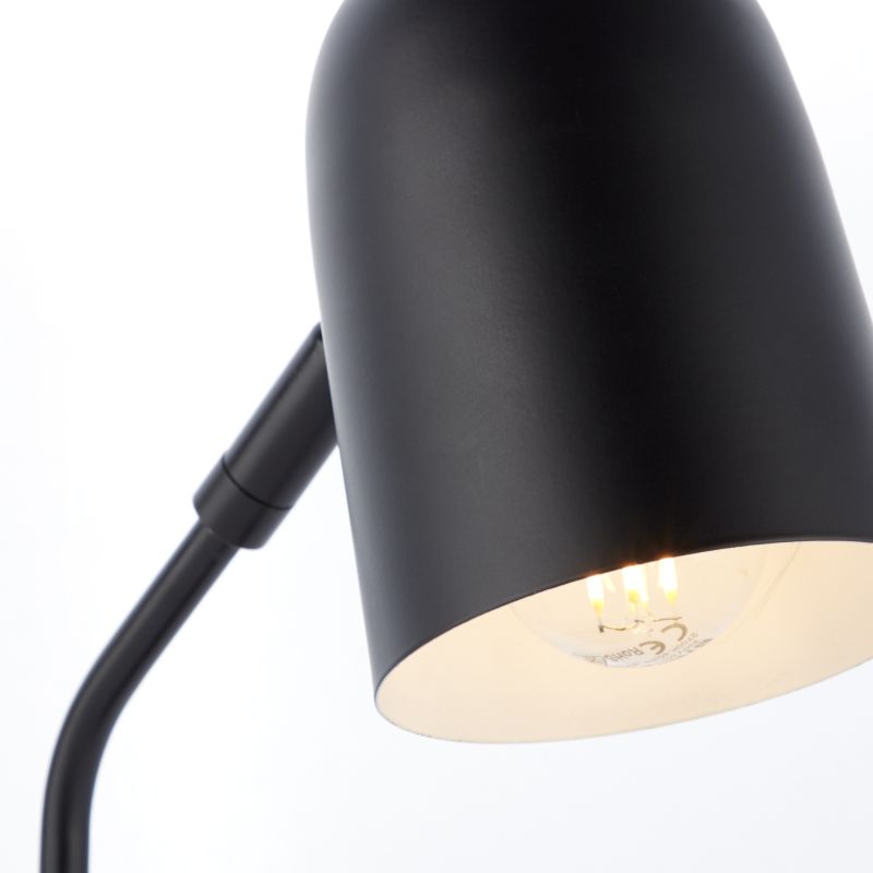 Tong 38cm Zwart bureaulamp Van Brilliant - De Tong tafellamp biedt aangenaam licht om in te werken, lezen of als decoratieve verlichting in elke kamer.