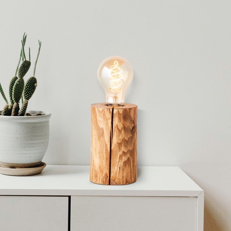 Trabo 15cm Hout tafellamp Van Brilliant - De combinatie van hout en moderne technologie zorgt voor een natuurlijke en tijdloze uitstraling die de lamp tot een decoratief detail in huis maakt.
