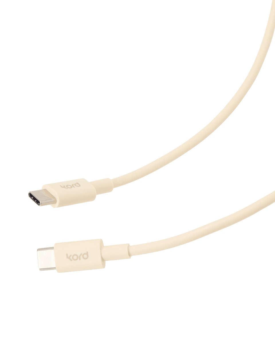 USB-C naar USB-C Parelmoer Ivoor Van Kord - Deze 1,8 meter lange USB-C-kabel van duurzaam PVC is zorgvuldig op kleur afgestemd en past perfect bij uw Cuboid van Kord.