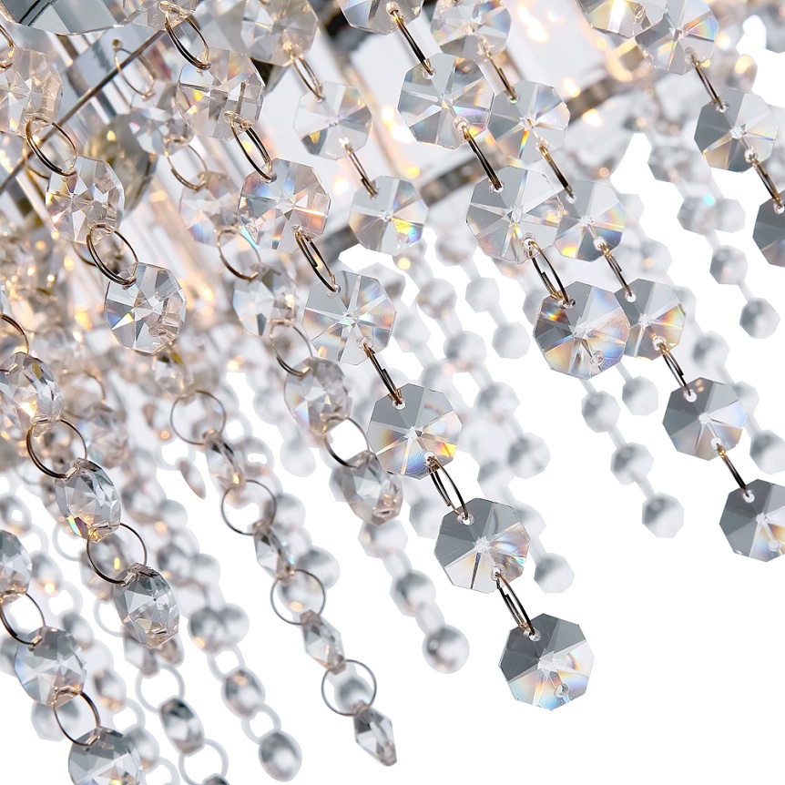 Hail Ø60 Chroom kristal Van Maytoni - Een perfecte kroonluchter voor de hal, woonkamer of boven de eettafel - waar het met zijn glamoureuze design het hele interieur verlicht en optilt.