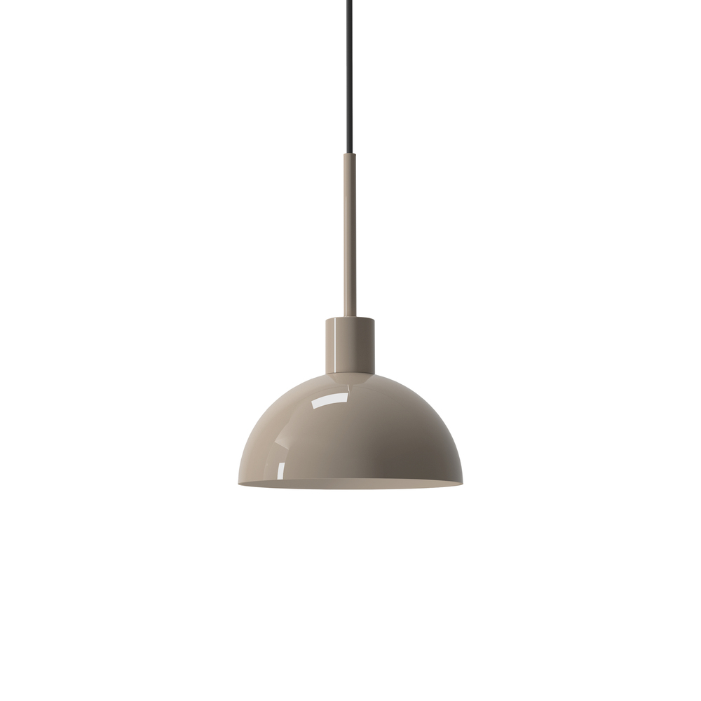Vienda Ø20 Beige hanglamp Van Herstal - Vienda is een stijlvolle metalen hanglamp met een zachte beige kleur en een tijdloos design.