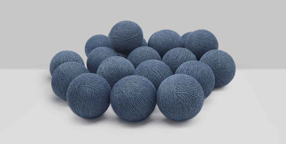 Irislights Vintage Blue 35-lights Blauw Van Irislights - De slinger wordt geleverd met een snoer van 1,5 meter, een aan/uit-schakelaar en een stekker.