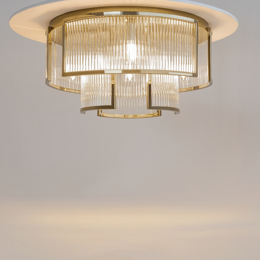 Frame Ø55 Goud plafondlamp Van Maytoni - De prisma's verspreiden het licht op een mooie en effectieve manier, waardoor de sfeer in de kamer wordt verbeterd.