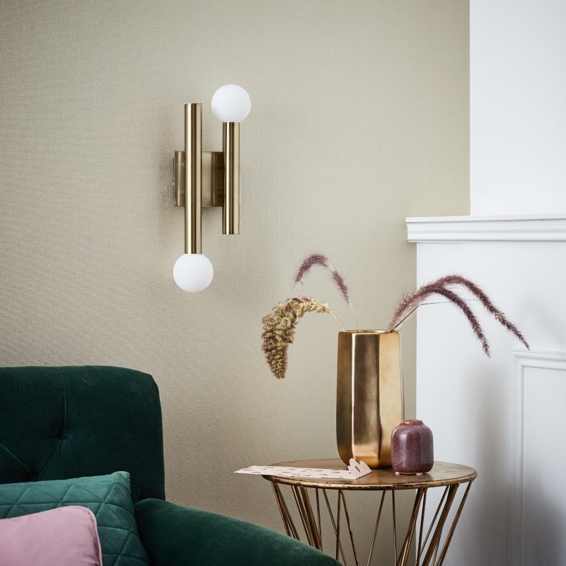 Lucky 34cm Antiek messing wandlamp Van Brilliant - Lucky is een stijlvolle wandlamp die zowel als aanvulling op de algemene verlichting als als decoratieve sfeerverlichting gebruikt kan worden.