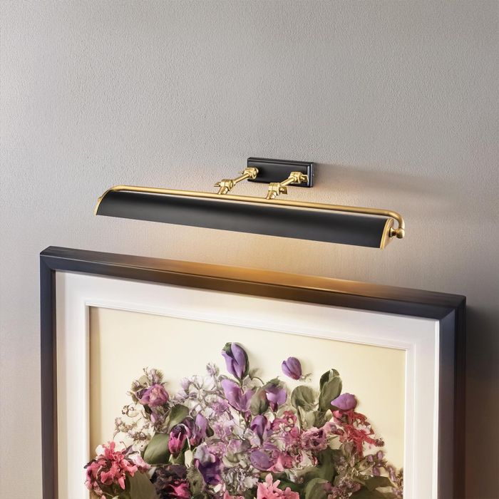 Winchfield 70cm Zwart Van Elstead Lighting - Het stevige stalen frame met verstelbare armen en prachtig geplateerde oppervlakken zorgt voor een hoge mate van duurzaamheid.