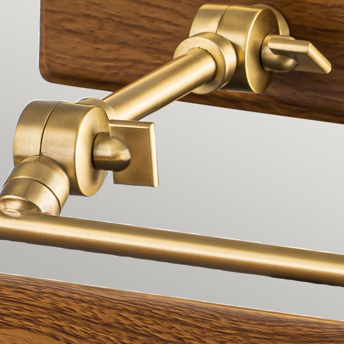 Winchfield 45cm Eik Van Elstead Lighting - Het stevige stalen frame met verstelbare armen en prachtig geplateerde oppervlakken zorgt voor een hoge mate van duurzaamheid.